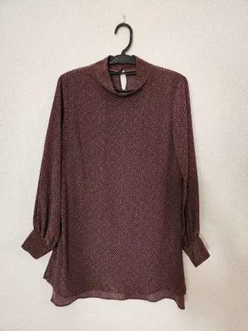 기하학 패턴 스탠드넥 긴팔 블라우스