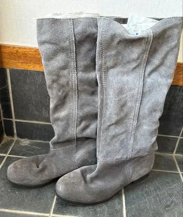 그레이 스웨이드 롱 부츠