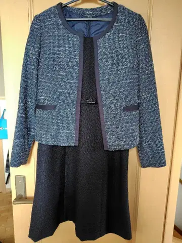 네이비 트위드 원피스 수트
