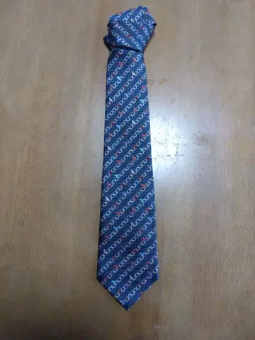 TAYA 네이비 물결무늬 넥타이