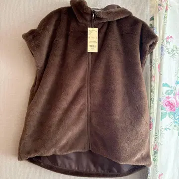 택 포함 미사용 스튜디오 클립 후드 퍼 베스트 브라운