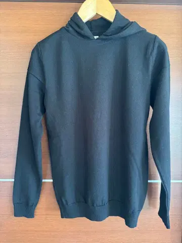 S.N.S. Herning 블랙 후드 부착 후드티