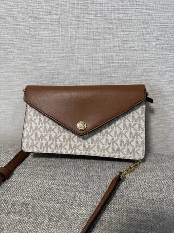 Michael Kors 숄더백 화이트/브라운