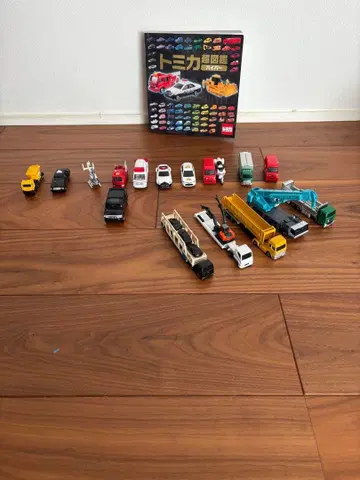 토미카 묶음 판매 놀이용 + 도감