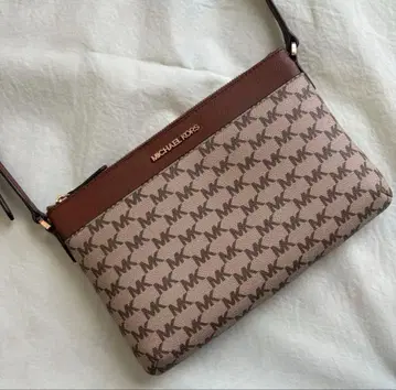 [ 새상품급 ] MICHAELKORS 마이클코어스 숄더백