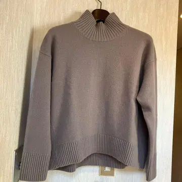 MlCHEL KLEIN 하이넥 니트