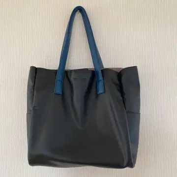 MONO COMME CA 블랙과 파랑 토트백