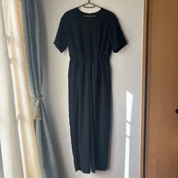 블랙 올인원 V넥 반팔