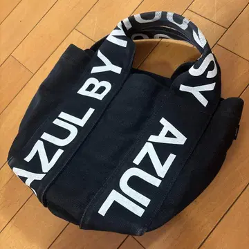 AZUL BY 블랙 로고 토트백
