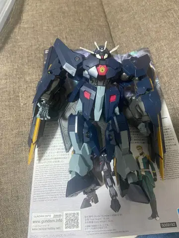 철혈의 오펀스 울즈헌트 HG 1/144 건담 자간