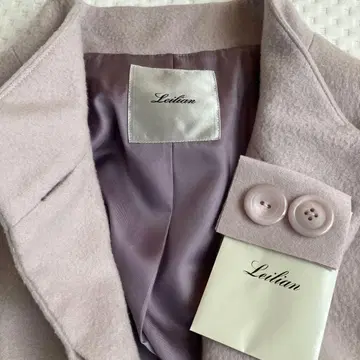 레리안 캐시미어 혼방 스탠드 카라 코트 버튼 포함 라일락 옅은 퍼플