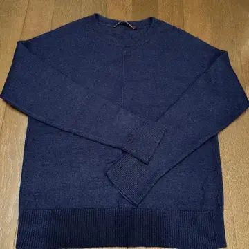 콩트와르 데코토니에 네이비 버튼 니트 스웨터