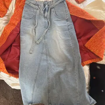 LOW CLASSIC 데님 타이트 스커트