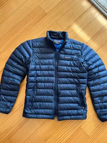 파타고니아 다운 스웨터 S 사이즈 오늘 발송 가능