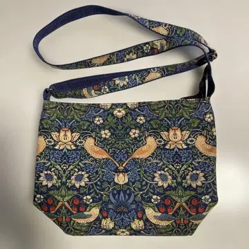 [ 미사용 ] 정품 윌리엄 모리스 딸기 도둑 숄더백