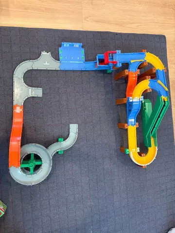 토미카 시스템 다이나믹 액션 드라이브 빙글빙글 고갯길 도로 세트