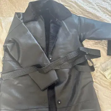 아메리 블랙 가죽 롱 코트