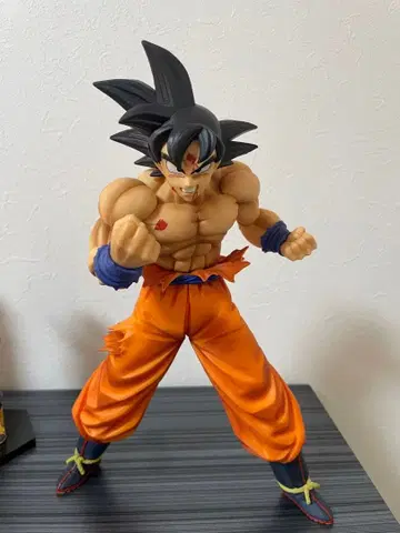 드래곤볼 손오공 피규어