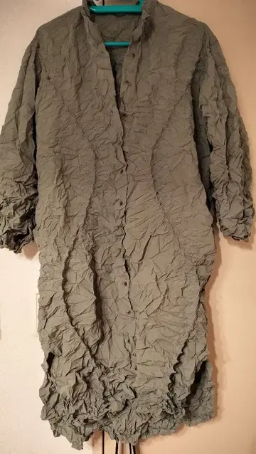 밤 카키색 셔츠 원피스