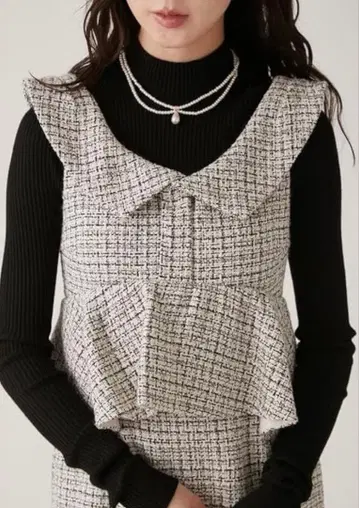 릴리 브라운 트위드 페플럼 원피스