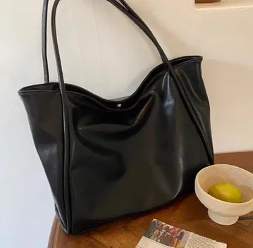 블랙 가죽 토트백