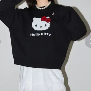 가격 인하 [ 미사용 택 포함 ] 헬로키티 상가 자수 니트 블랙 스웨터