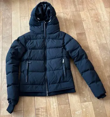 AKM 블랙 다운 자켓 후드 부착