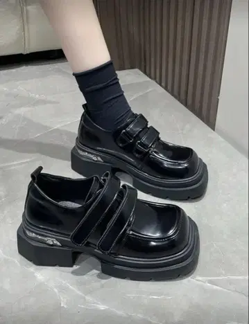 SHEIN 쉬인 벨크로 테이프 통굽 로퍼 스니커즈 24cm