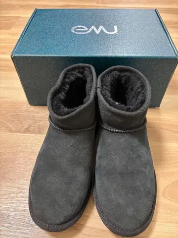 EMU 블랙 숏부츠