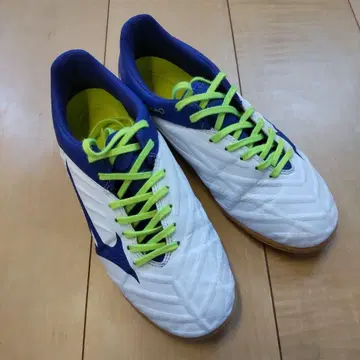 미즈노 풋살화 24.0