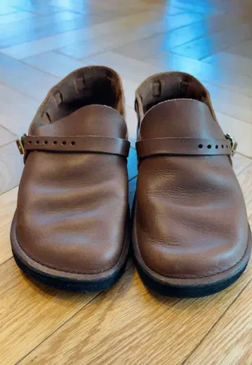 거의 미사용 AURORA SHOES 브라운 5 1/2