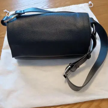 [ 비어즐리 ] 숄더백 바디백 블랙 가죽