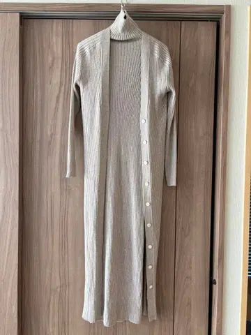 투모로우랜드 리브 베이지 롱 가디건 원피스 세트