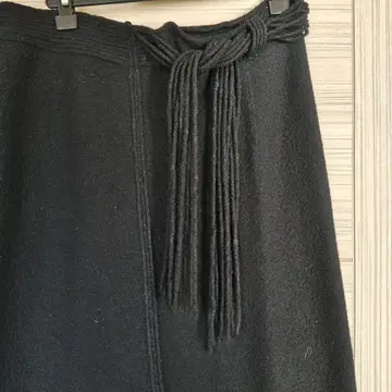 요건 레일 블랙 압축 울 롱 스커트 바바구리