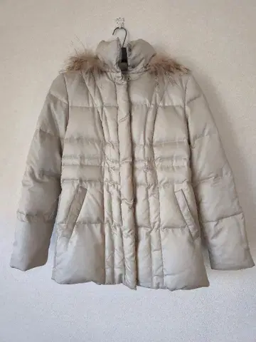 UNTITLED 베이지 다운 자켓 후드 부착