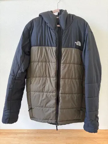 THENORTHFACE 리버서블 아우터 NY82180 다운 자켓