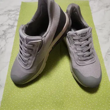 새상품급, 방수 CEDAR CREST 그레이 스니커즈