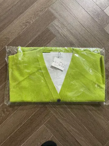 라임 그린 긴팔 가디건