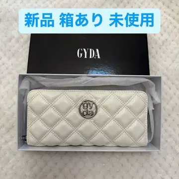 미사용 새상품 [ GYDA ] 아이보리 장지갑