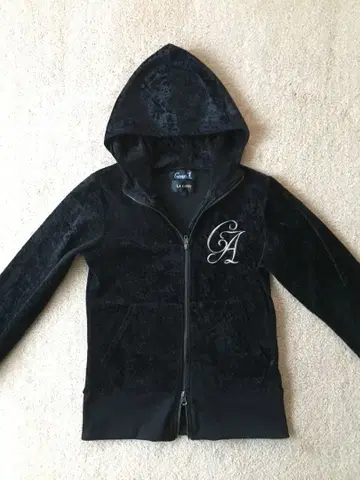 LA GATE [ 블랙 벨로아 후드티 ]