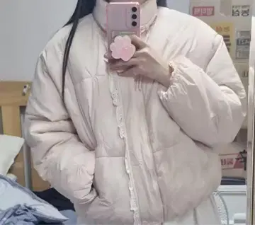 프릴 달린 핑크 다운 자켓