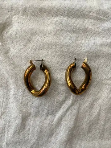 로라 롬바르디 귀걸이 ANIMA EARRINGS