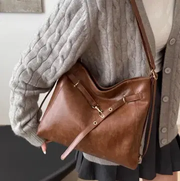 브라운 가죽 숄더백