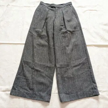 유니클로 C 트위드 턱 와이드 팬츠 사이즈 64 블랙 계열 헤링본