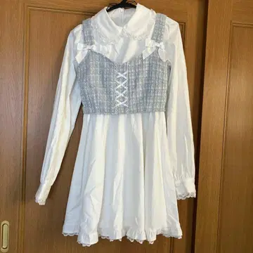 화이트 블루 긴팔 원피스