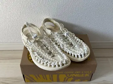 KEEN 유니크 화이트 스포츠 샌들