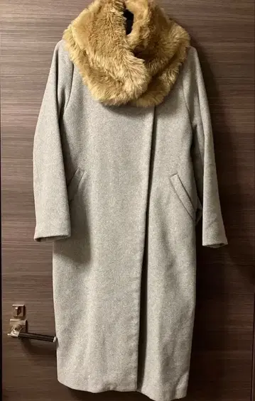 KBF 퍼 탈부착 가능 카라 부착 노카라 그레이 롱 코트 프리 사이즈