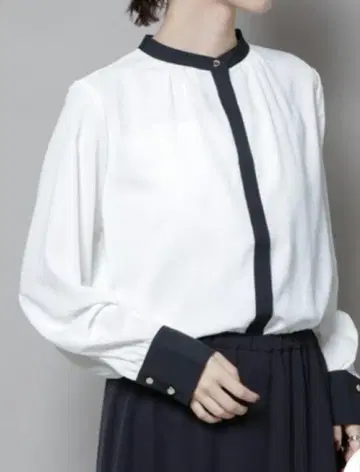 나노 유니버스 바이컬러 디자인 블라우스