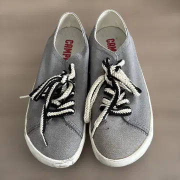 캠퍼 그레이 캔버스 스니커즈
