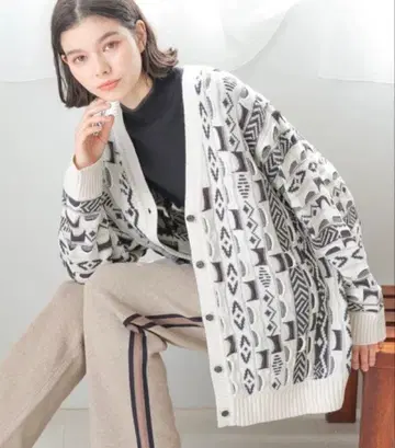 niko and - 빈티지 라이크 모듬 패턴 가디건